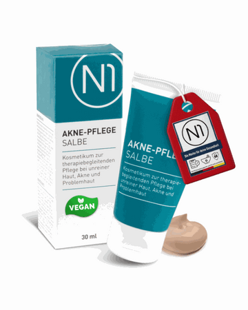N1 Akne Pflege Salbe, 30ml Tube vor Verpackung, zur Behandlung unreiner und empfindlicher Haut.